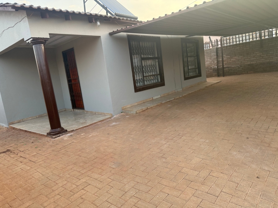 2 Bedroom Property for Sale in Ikageng North West